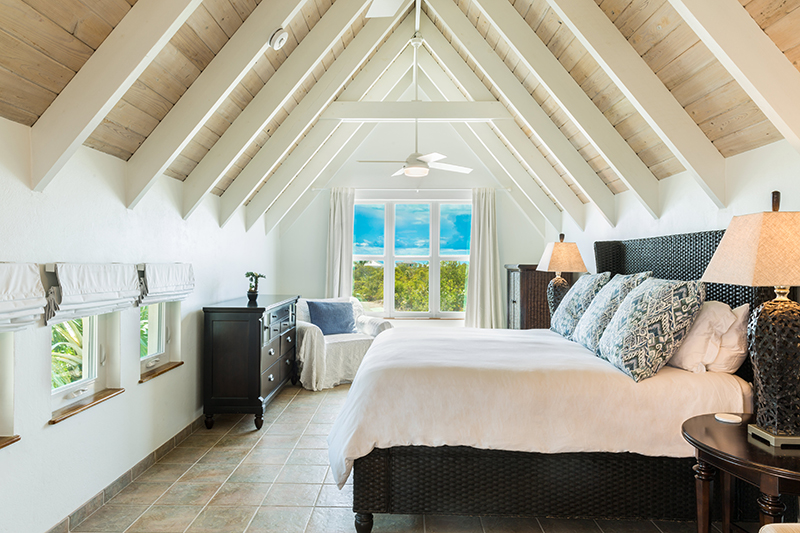 front master suite with pull out sofa