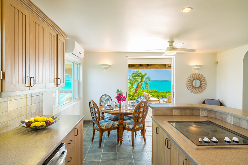 eat-in kitchen